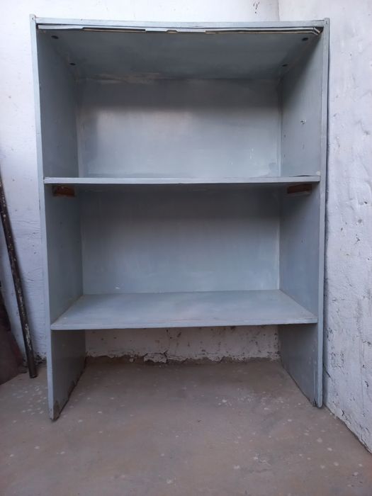 Shkaf sotiladi holati yaxshi baquvvat