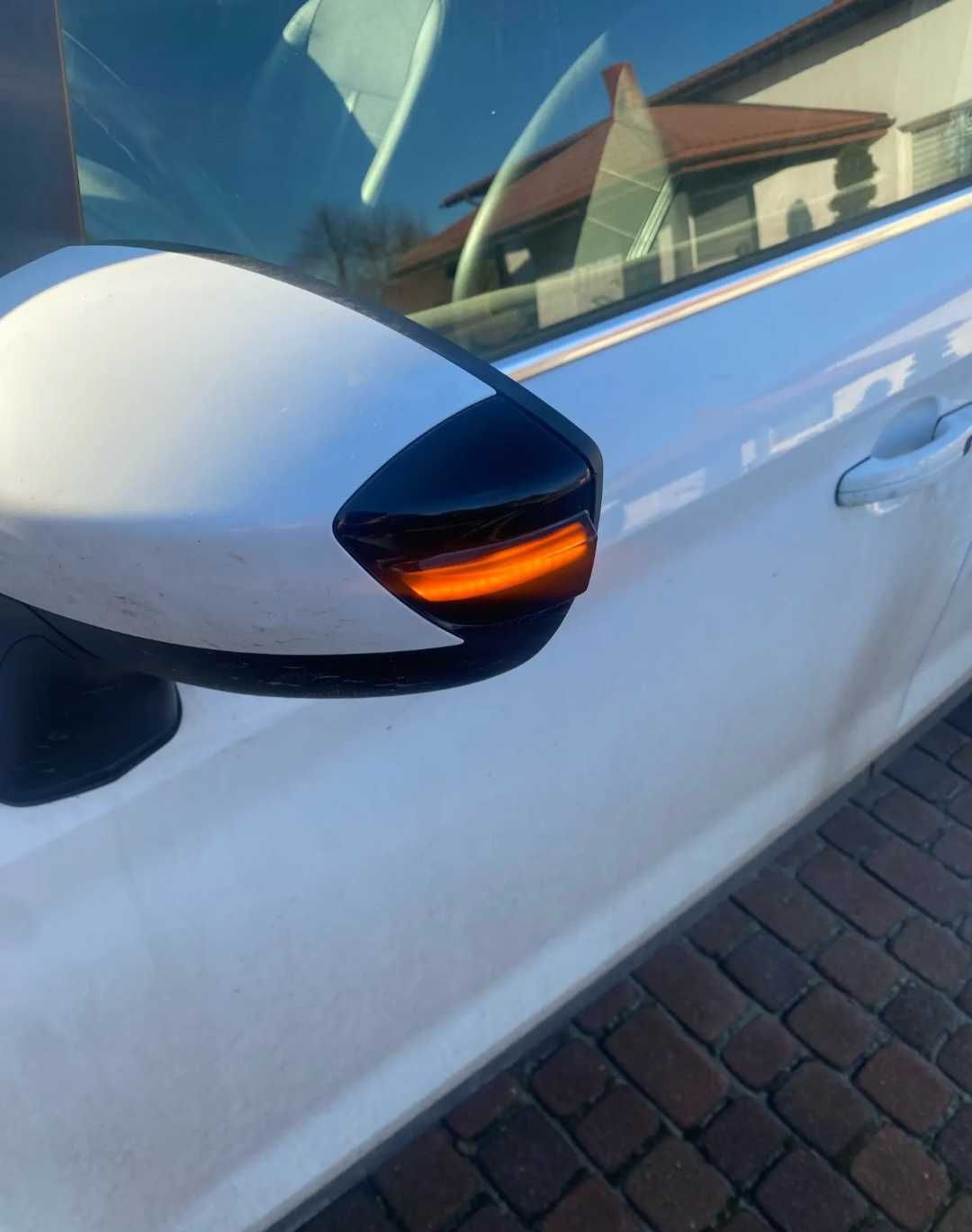 Динамични бягащи мигачи за огледалата за Форд Ford S-Max Kuga C-Max