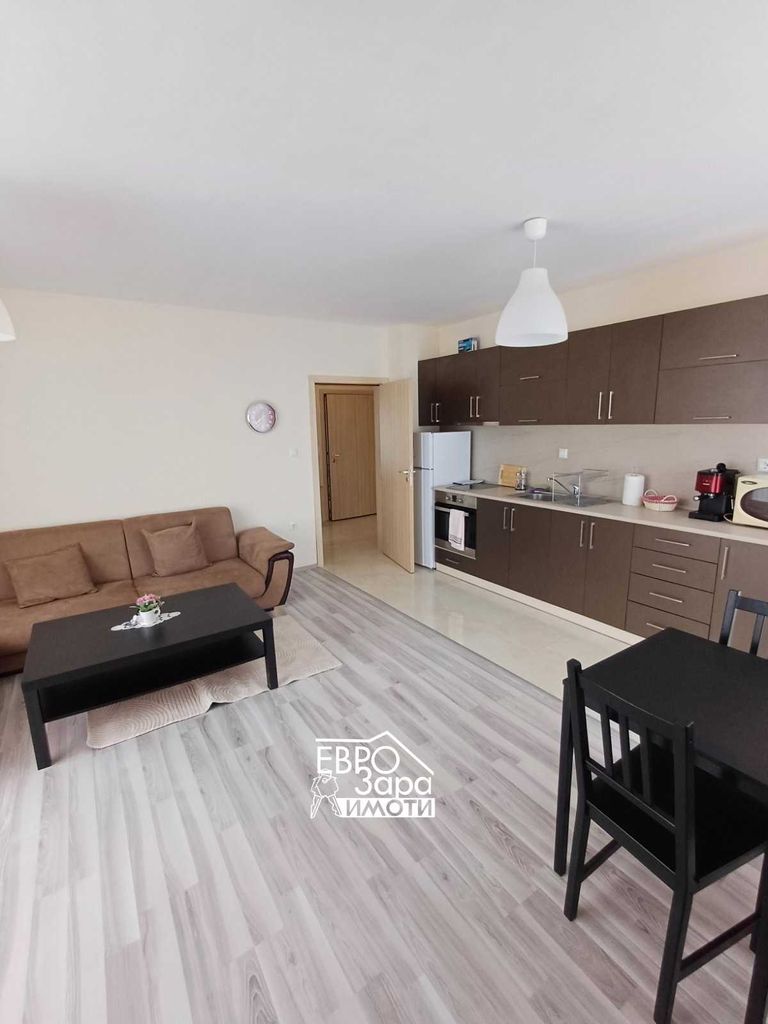 Дава се под наем Тристаен апартамент в Стара Загора, Център - 90 кв.м за 433.5 € - Снимка #2