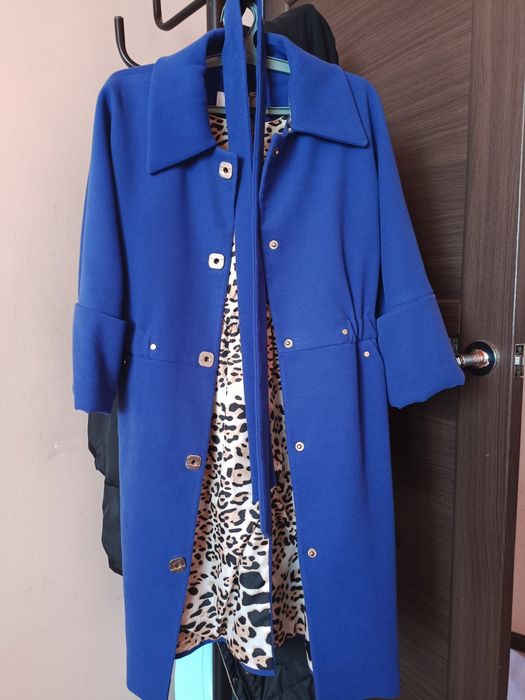 Продам женские  вещи. Всё в отличном состоянии. Уступлю