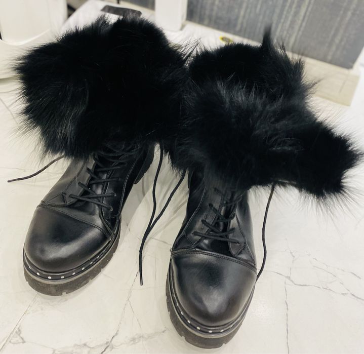 Дамски боти с естествен косъм