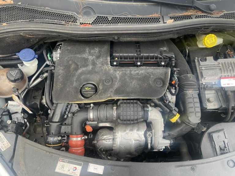 Dezmembrez Peugeot 208 Coupe Facelift 1.6 BlueHdi BHY 100 cai