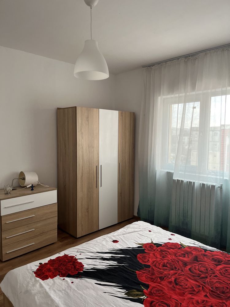 inchiriez apartament cu 3 camere