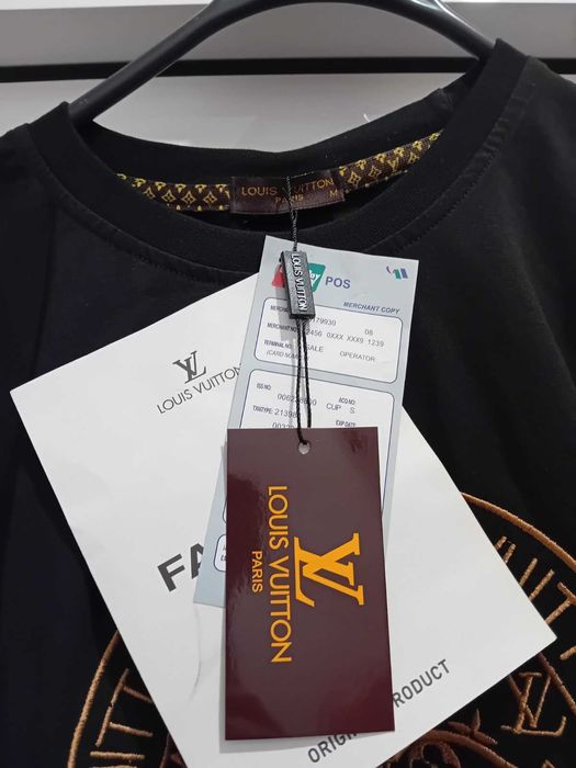 Чисто нова оригинална тениска Louis Vuitton