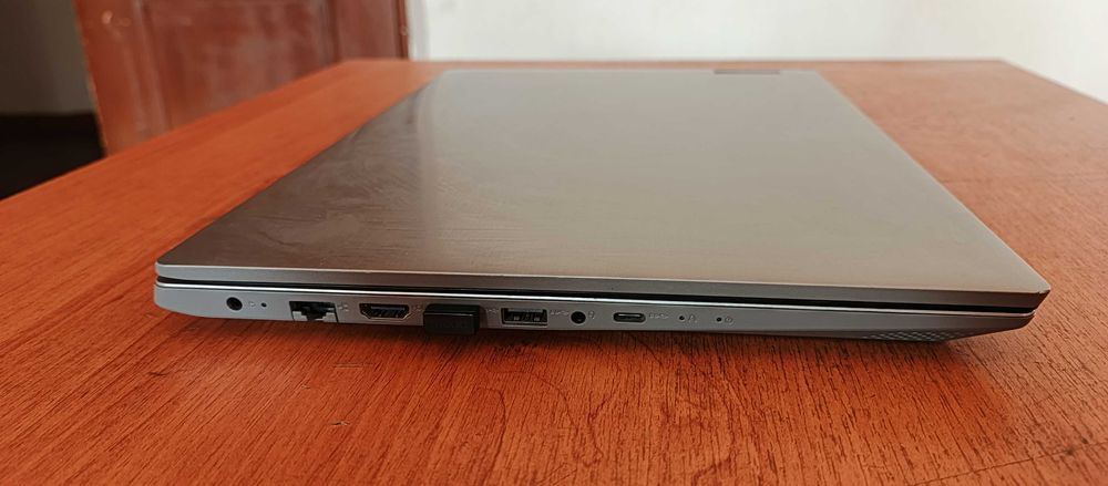 Lenovo core i5 8 GB/ 512GB SSD
