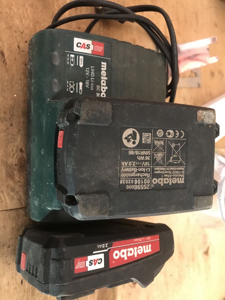 Продам боратею metabo 2 штуки + зарядное устройство
