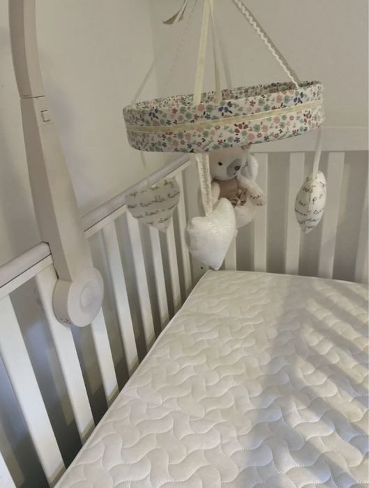 Музикална въртележка Mamas & Papas за кошара / легло