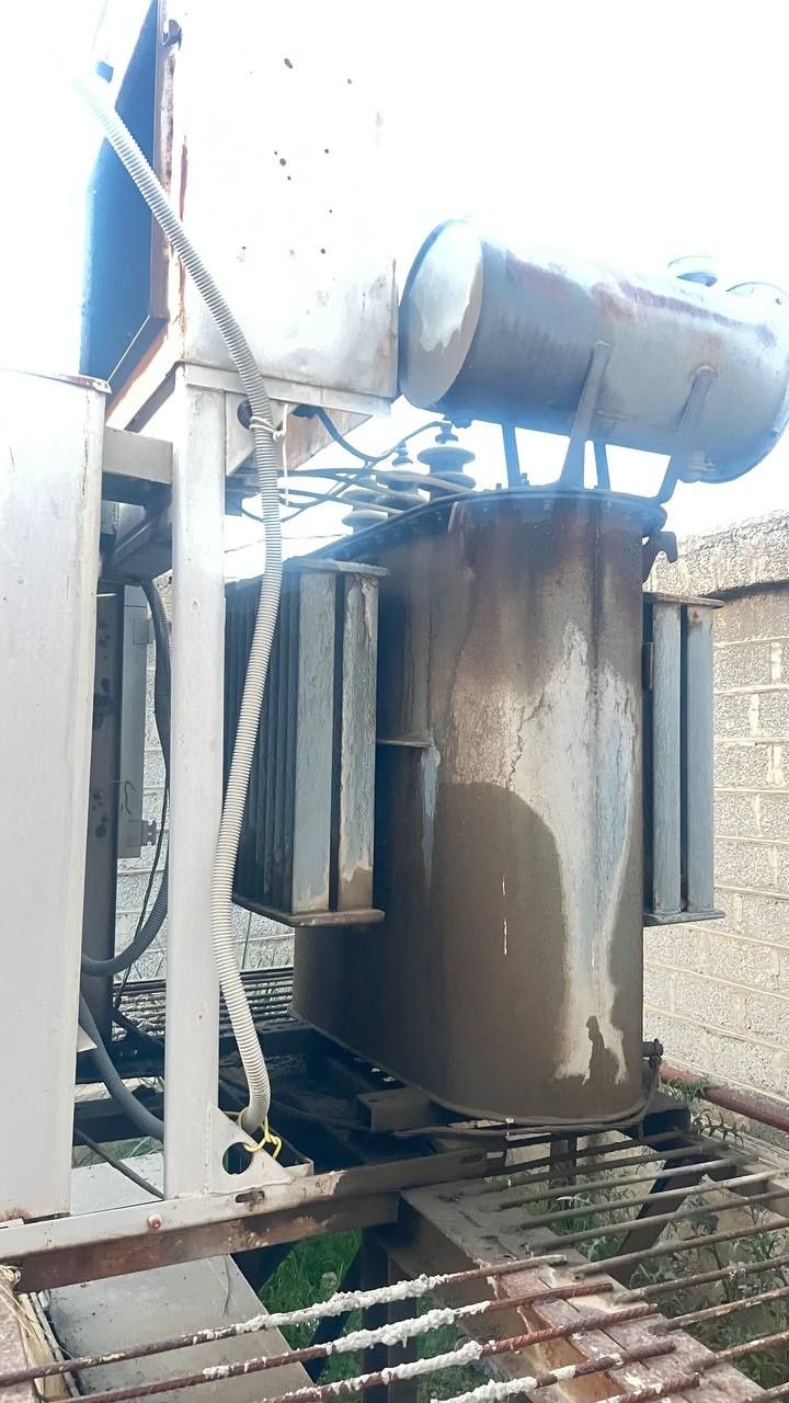 Trasfatmator 250 kv  ishlab turgan holatta yechilgan