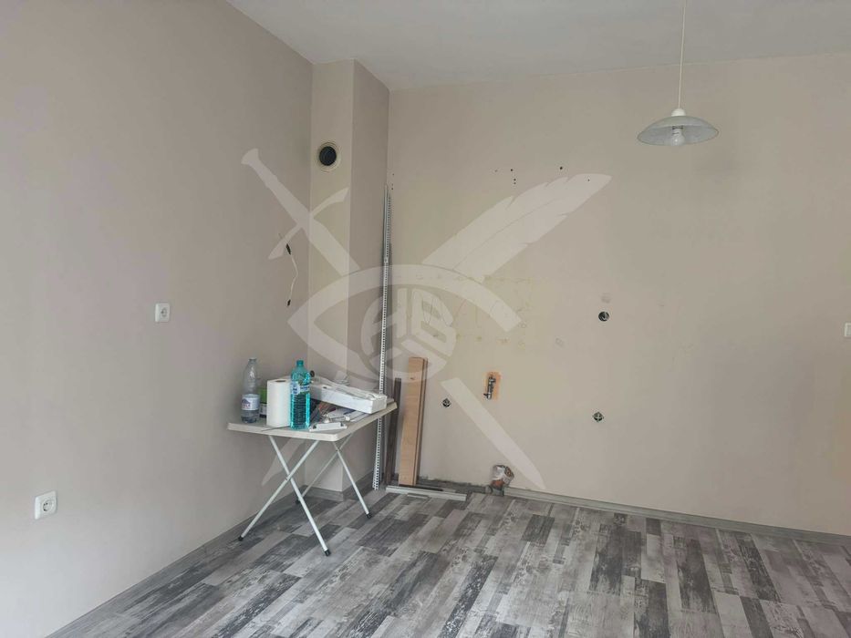 Дава се под наем Двустаен апартамент в Варна, Погреби - 55 кв.м за 400 € - Снимка #2