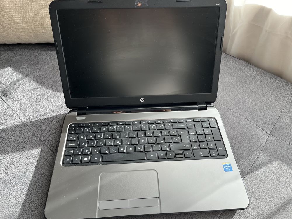 Лаптоп HP 250 G3