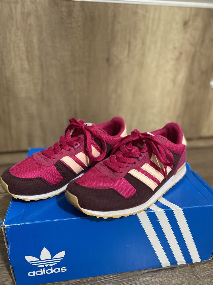 Adidasi dama - Adidas ZX 700