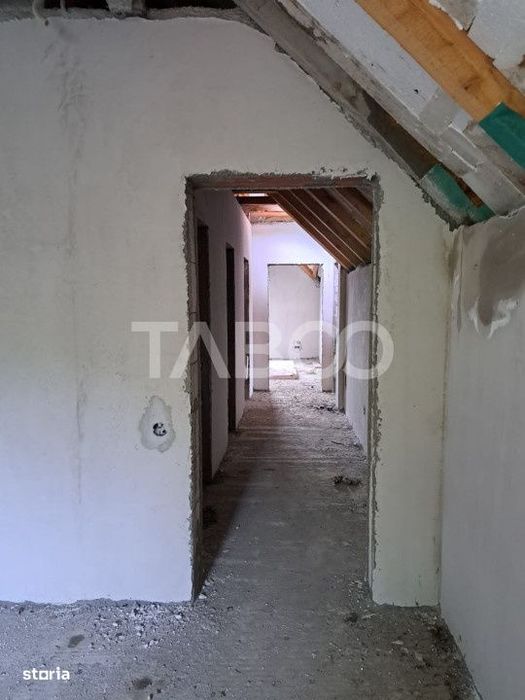 Casa de vanzare individuala cu 500 mp teren liber Sibiu