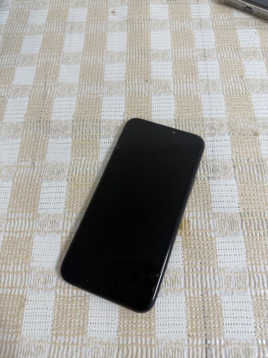 Продам Айфон 11 про