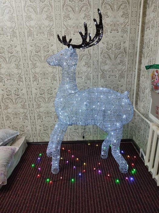 Продам новогоднего оленя