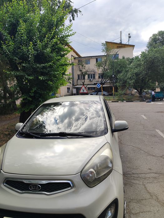 Автоинструктор женщина по автодрому Алматы