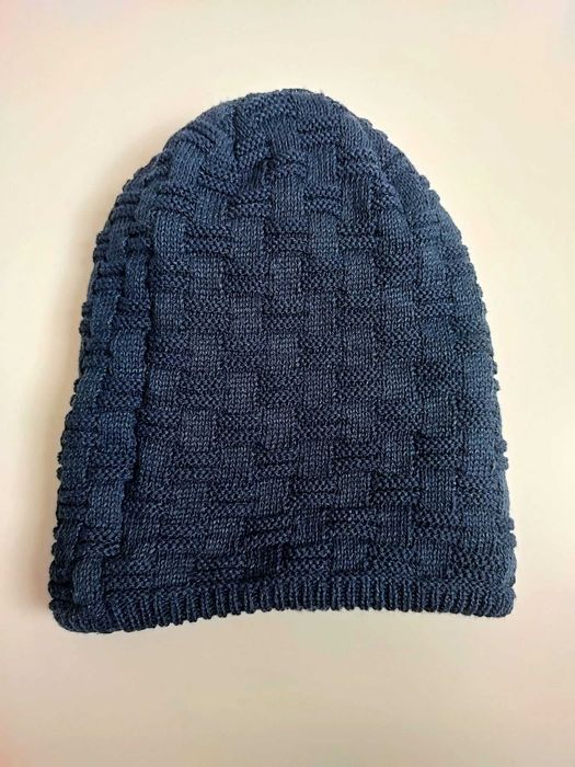 Зимна шапка с дебела подплата