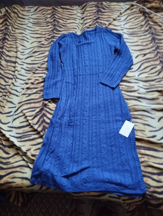 Продам женские платья