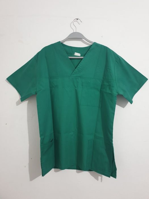 Costum medical verde
