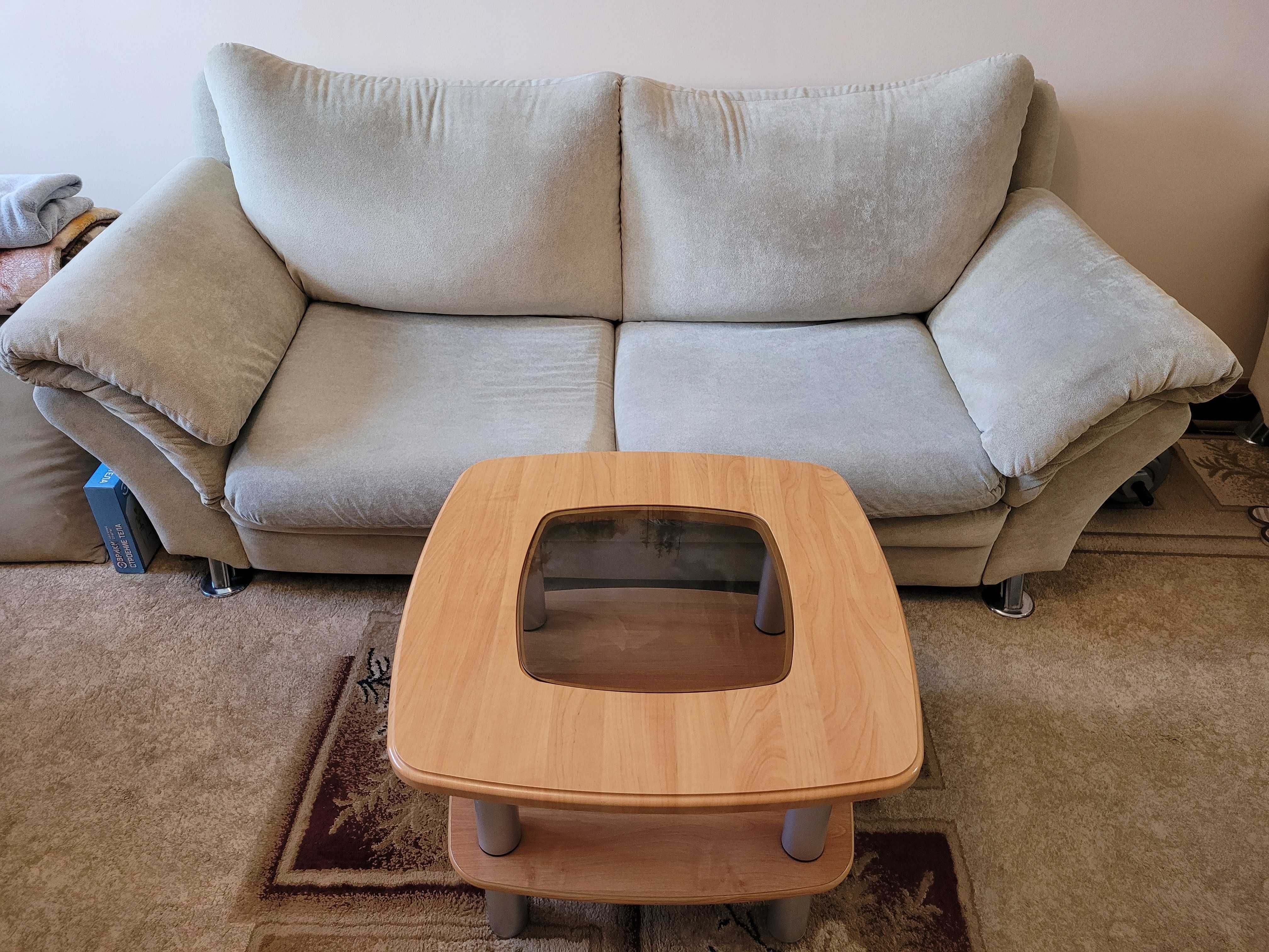 Мягкая мебель (комплект + журнальный стол + ковёр)