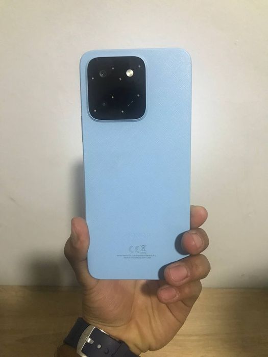 Yaxshi holatdagi telefon sotiladi