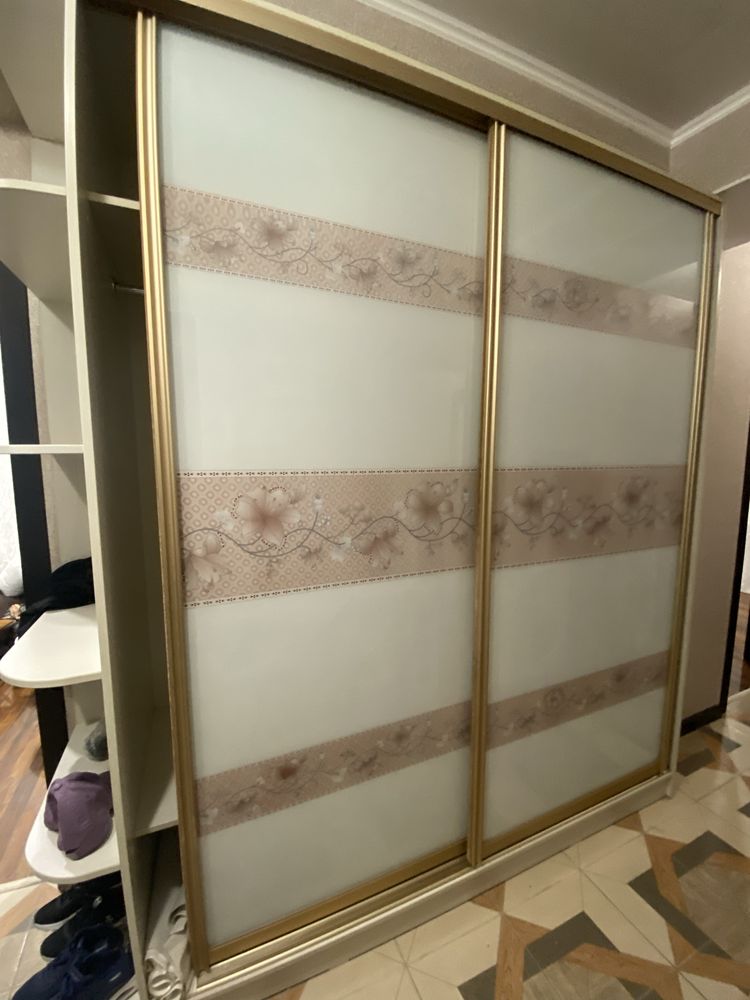 Продаю шкаф купе