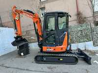 Lucrari de excavare cu miniexcavator 3.5T