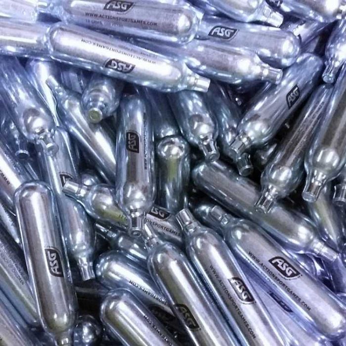 PISTOL DE 5 JOULI!!,pe CO2,cu bile INCLUSE+ MUNITIE Aer Comprimat