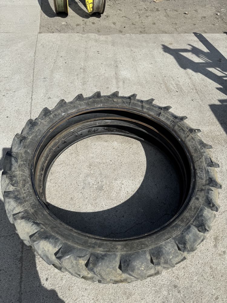 Vand 2 Anvelope Inguste Michelin 9,5R44 sau 230,95,R44