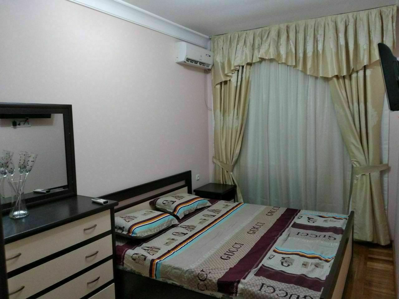 Кунлик квартира метро ойбек 3 комнаты 2 спальни