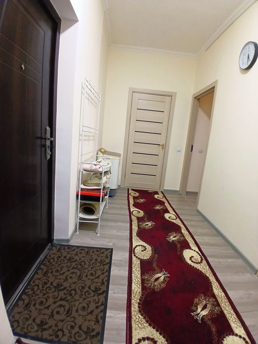 Продаётся 2 х комнатная квартира на 2 этаже. Массив Карасу