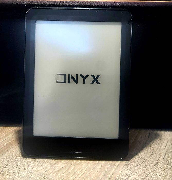 E-Reader Onyx BOOX Poke Pro – E-Ink de 6", Android și Iluminare Duală