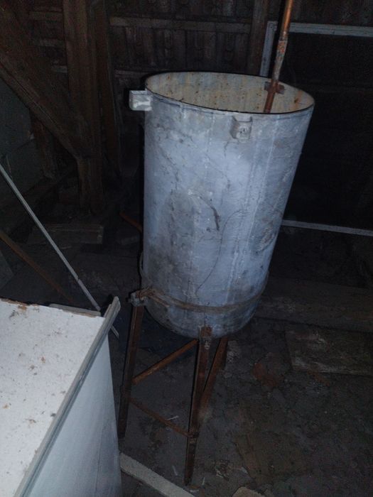 Cazan de tuica mic, vechi tabla foarte groasa