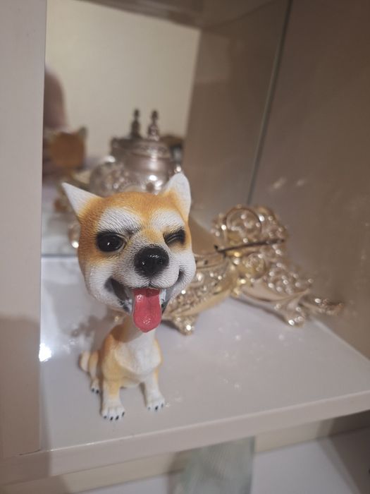 Продам сувенир собачку