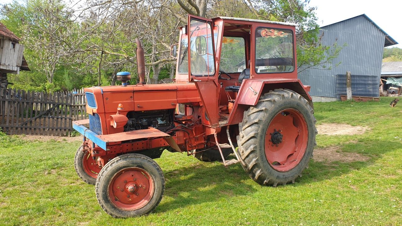 Vând Tractor UTB 650