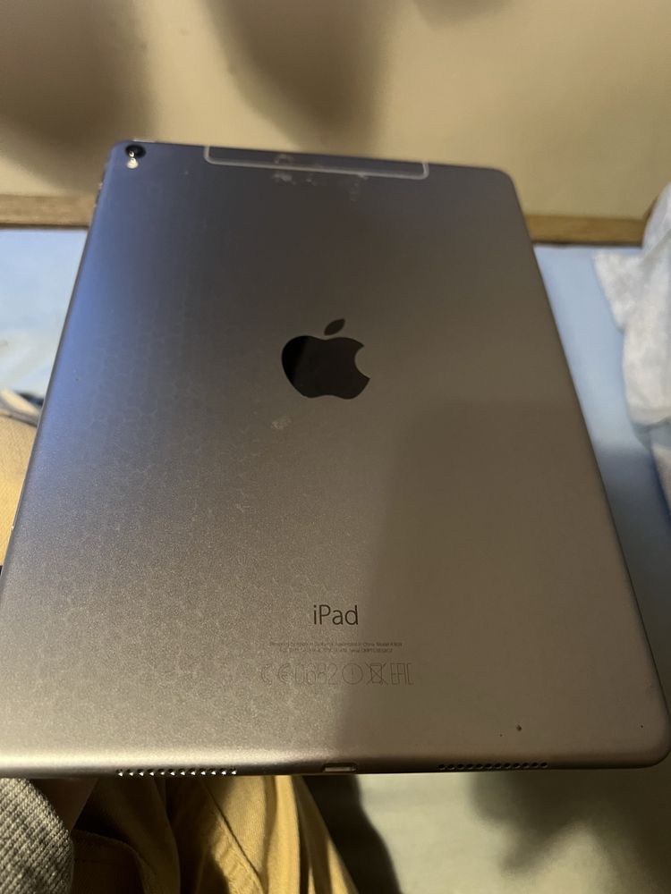 iPad Pro 9.7” (WiFi + Cellular, 256GB)