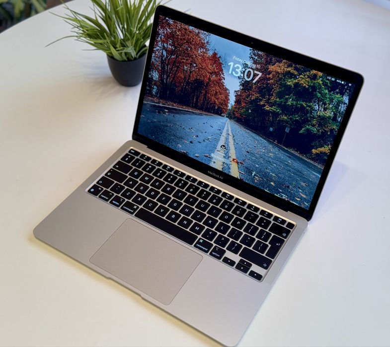 MacBook Air M1 2020 (13.3 Retina дисплей, 8GB /250gb SSD