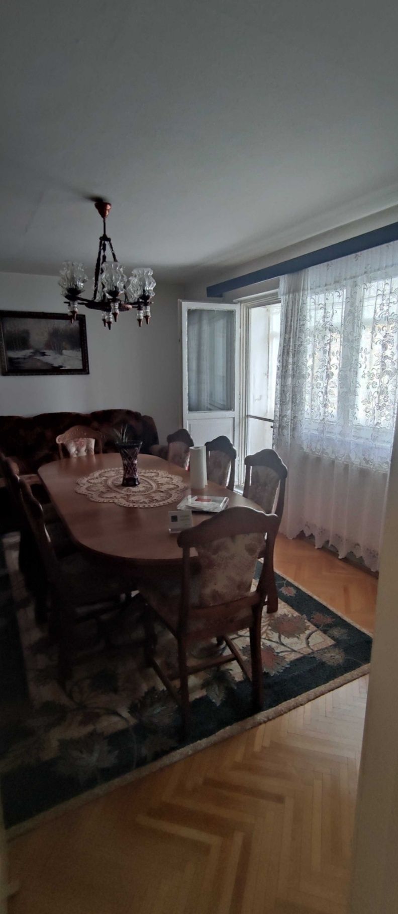 Vând apartament cu 4 camere în Mun. Caransebeș