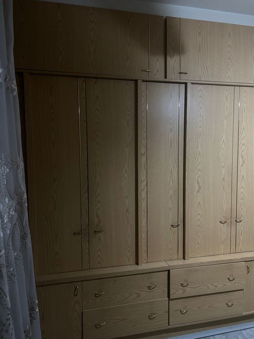 Продам встроенный шифонер(без верха)