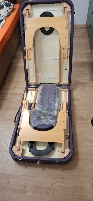 Масажна кушетка лилава