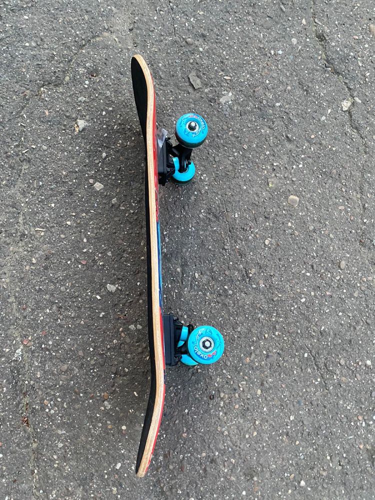 Skateboard / Skate Oxelo Play 3 ( schimb cu pennyboard / longboard )