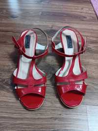 Sandale rosii marimea 39