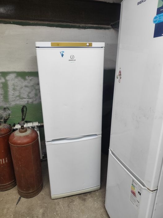 Продам холодильник Индезит