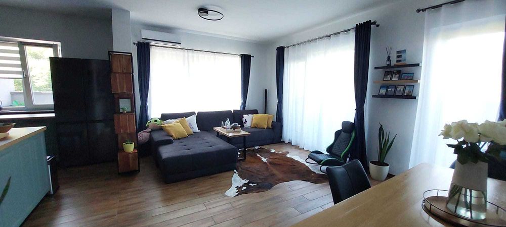 Penthouse 147 mp (77+70) Floresti langa padure