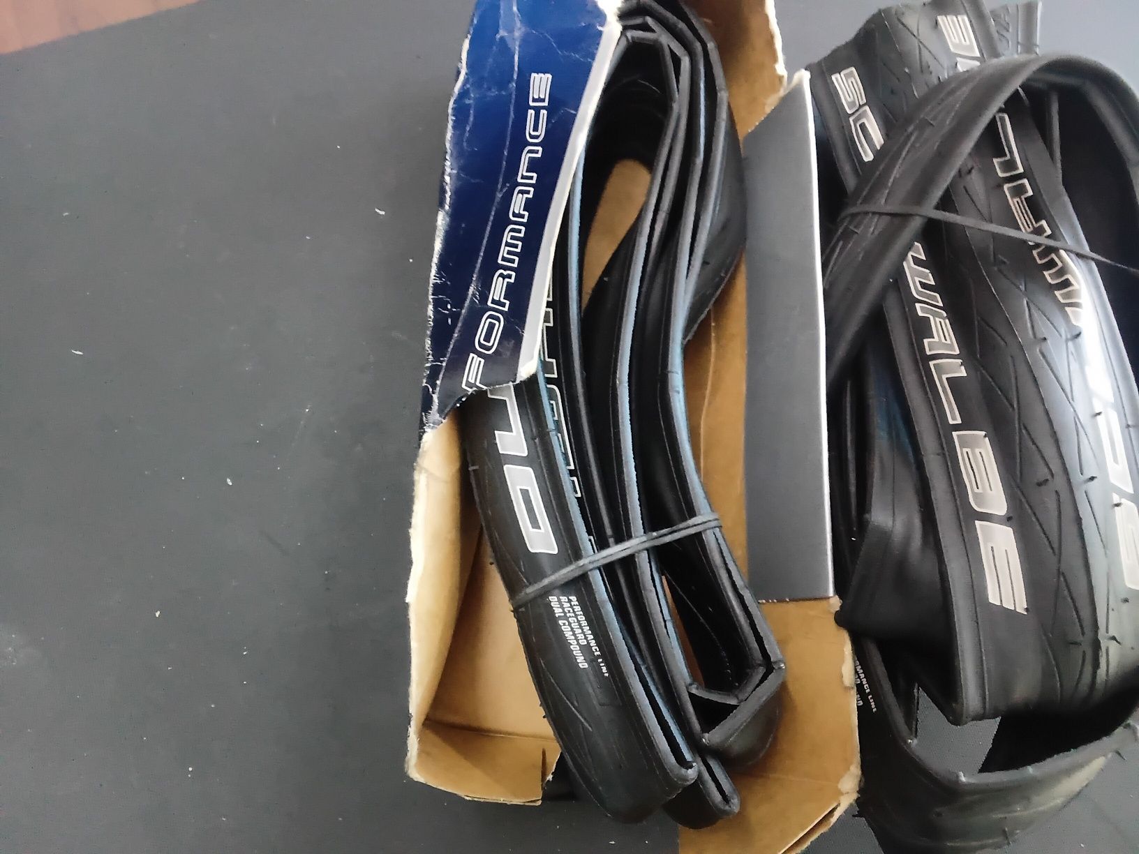 Anvelope pentru biciclete cursiere.