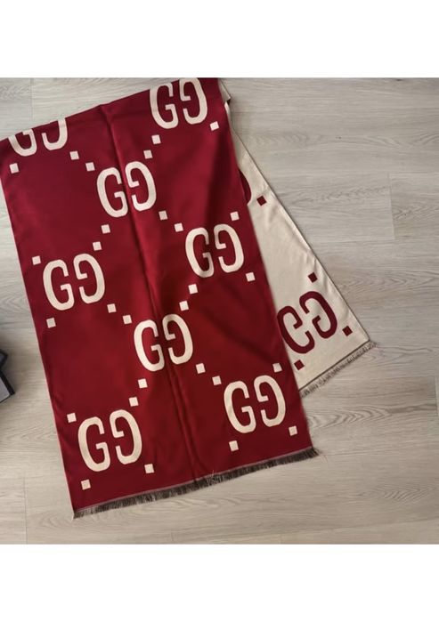 Шал по модел на Gucci