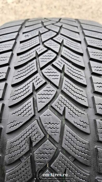 2 Anvelope Iarna 225/40 R18 GOODYEAR Ultragrip Performance + RUNFLAT