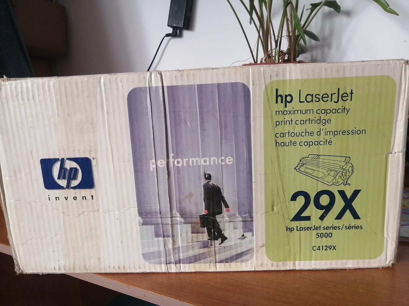Картридж в коробке, HP 29X самый дорогой