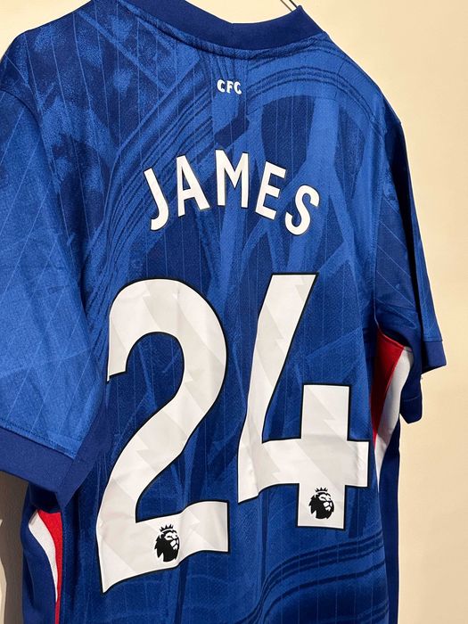 Тениска на Chelsea с Reece James 24 в ОТЛИЧНО СЪСТОЯНИЕ!