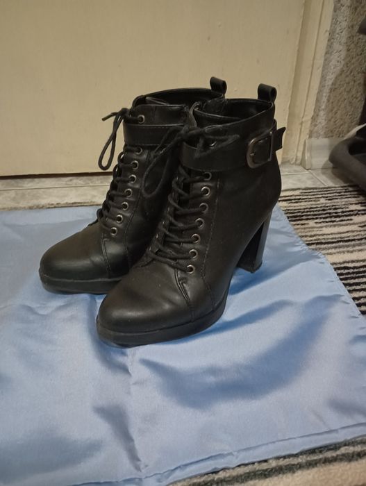 Елегантни дамски боти размер 37