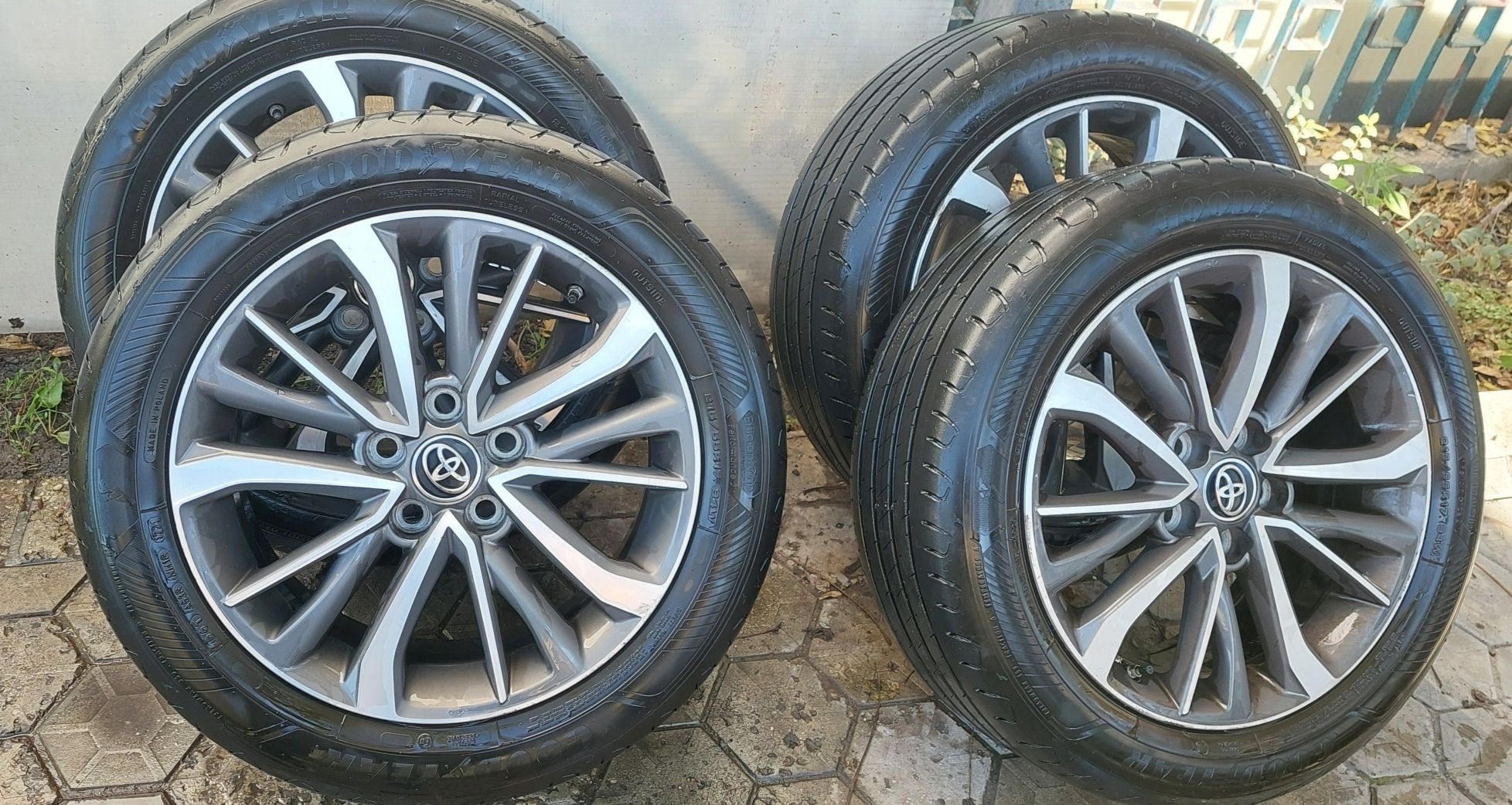 Гуми Good Year EfficientGrip 215/55/17 / Гуми GOOD YEAR Летни 4 бр.